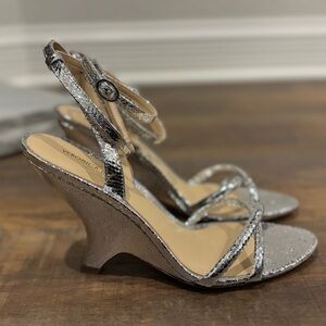 Veronica Beard Women Sz 9 Manuela Metallic Silver Leather Sculpted Wedge Sandal